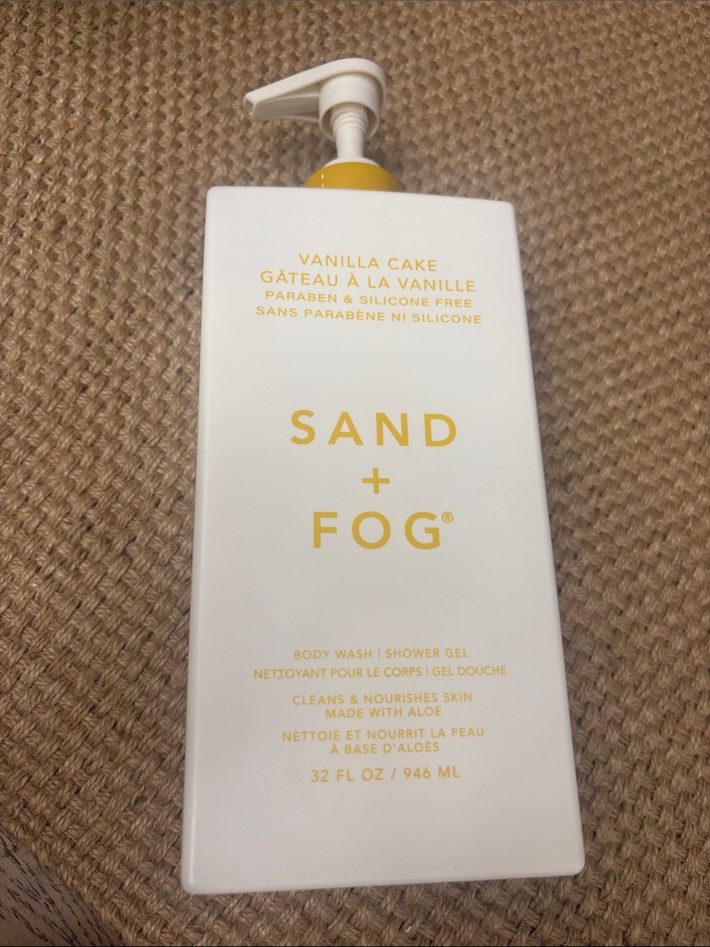 Sand + Fog Vanilla Cake Body Wash / Shower Gel 32 Fl oz New